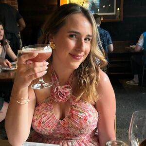 Meet your Posher, Hallie